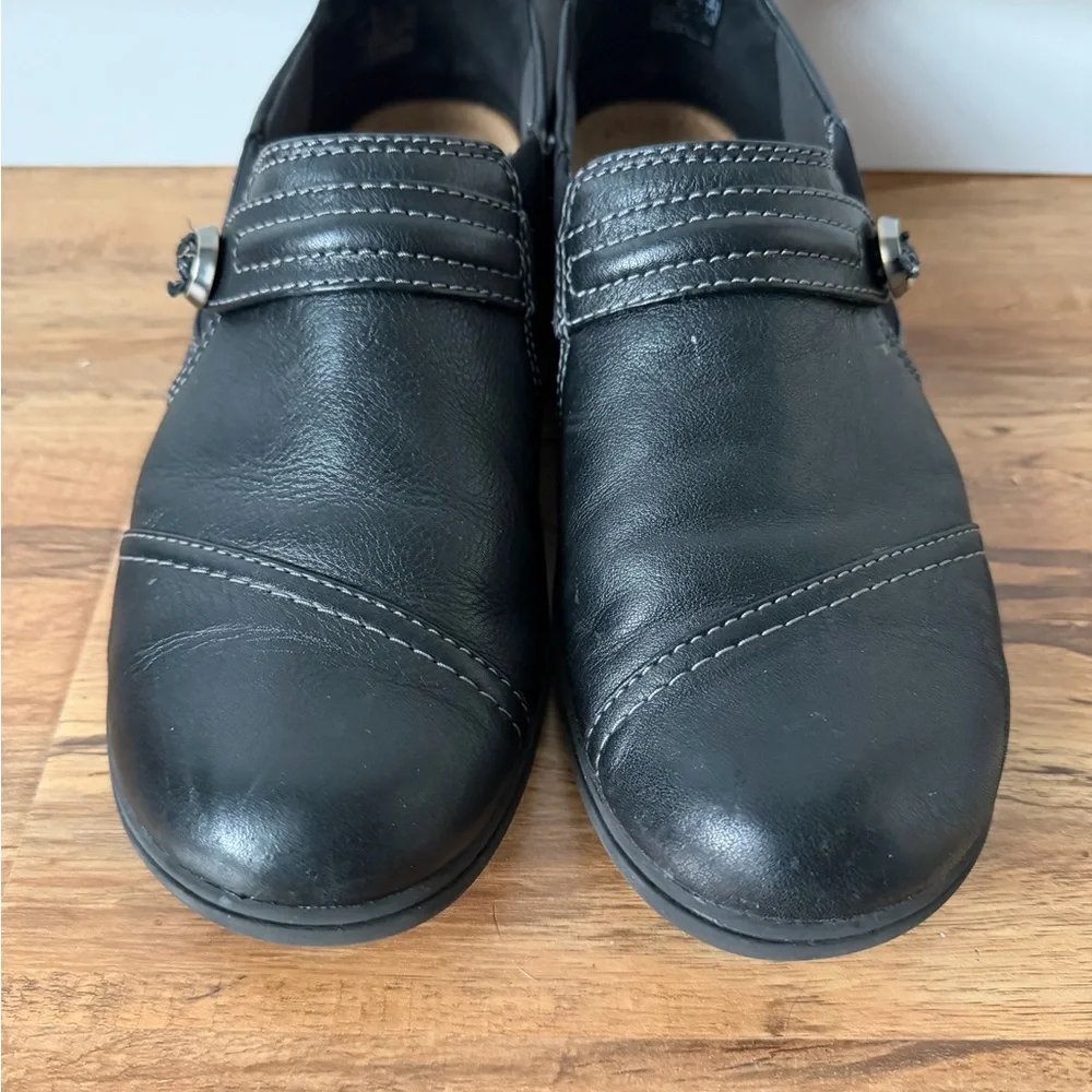 Clarks elegant dark